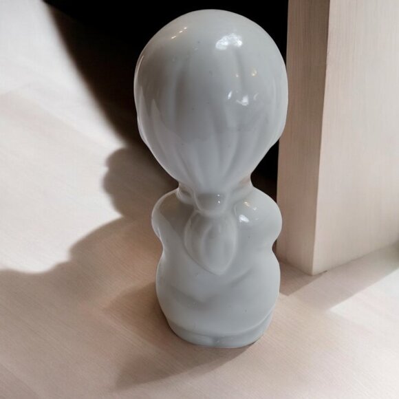 Vintage Hand-Painted Porcelain Figurine of Praying Little Girl Made in Japan - Picture 4 of 10